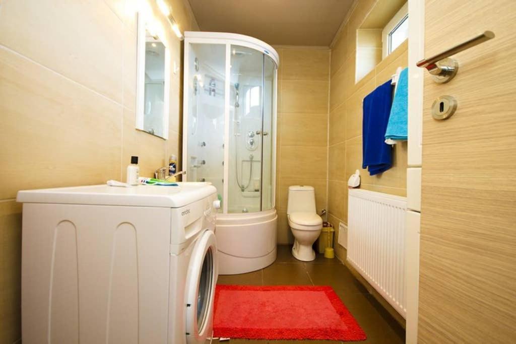 Penthouse Larry * Bucureşti