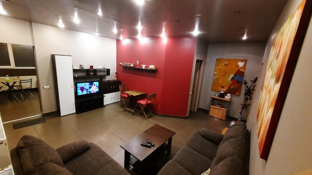 Penthouse Larry *